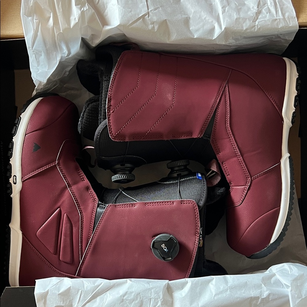 Burton Men's Ruler BOA Snowboard Boots in Burgundy and Black - New In Box - 11.5